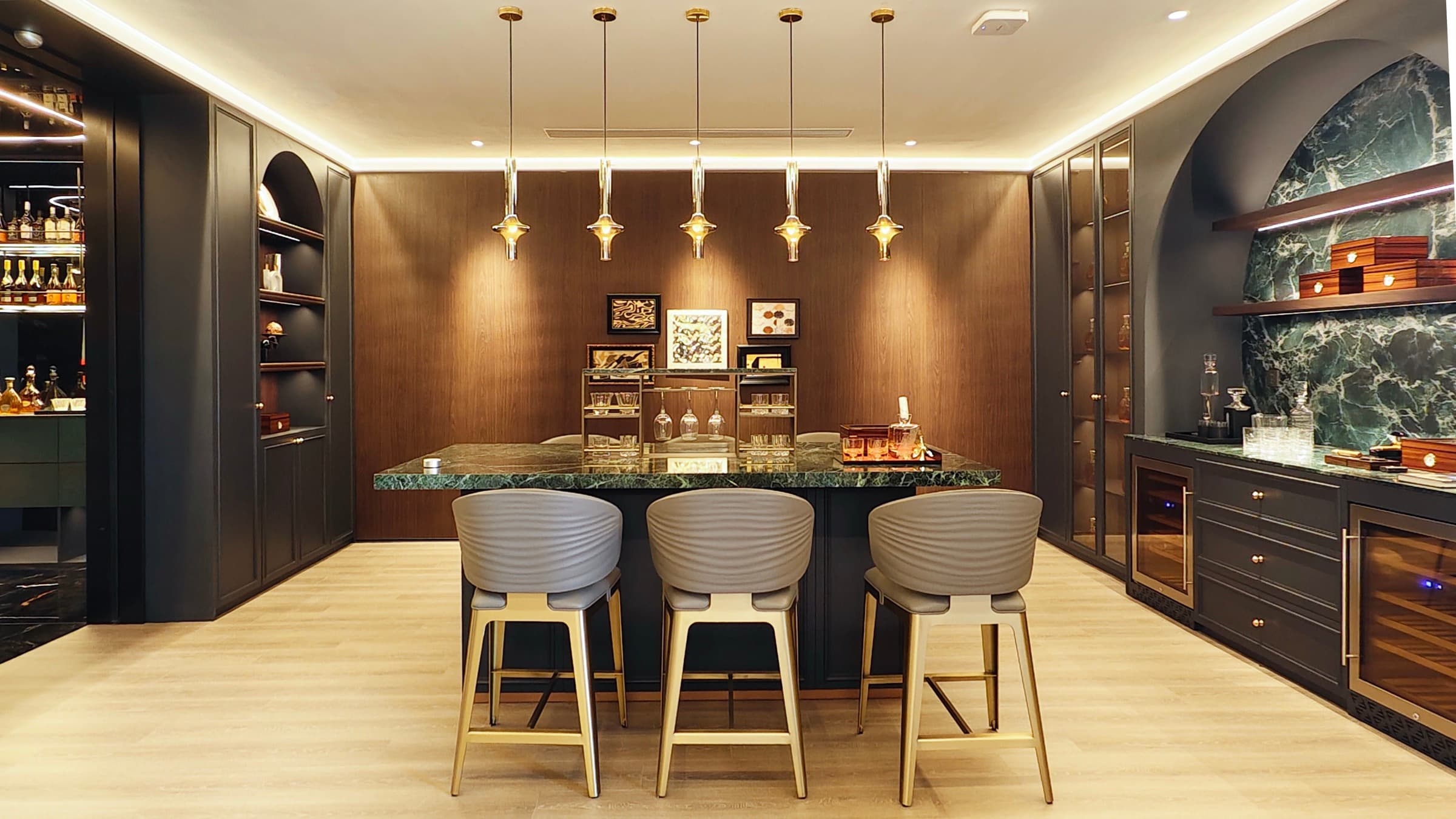 Showroom composition focused on island proportion and perimeter cabinetry.