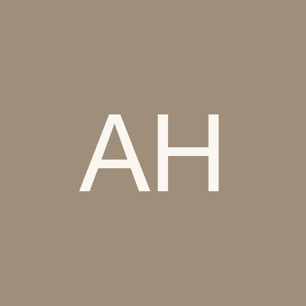 Editorial portrait of Adriana Hale, Senior Materials Editor at Fadior Home