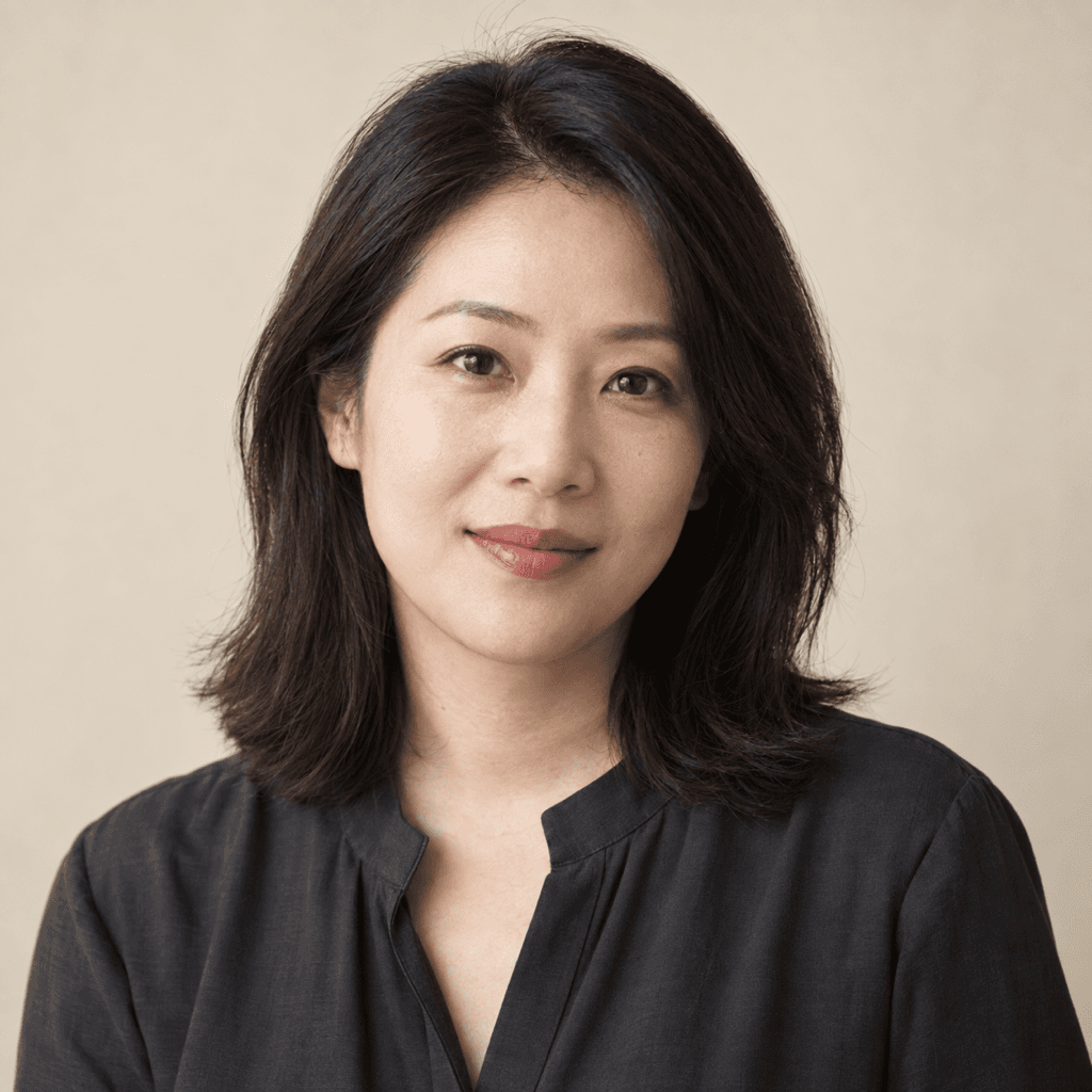 Editorial portrait of Lin Yue, Senior Materials Editor at Fadior Home