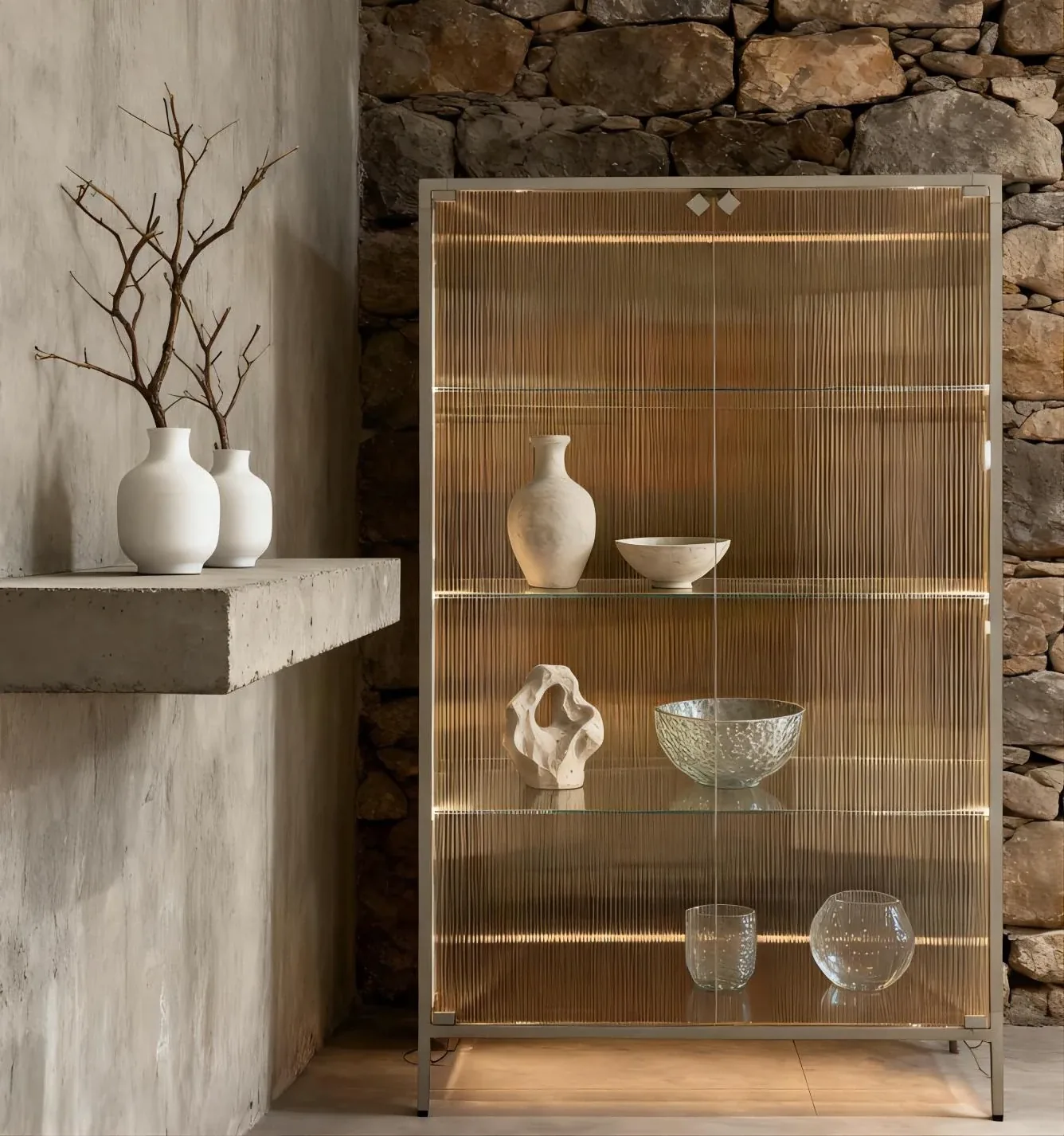 Art Glass Display Cabinet with Lockable Handle
