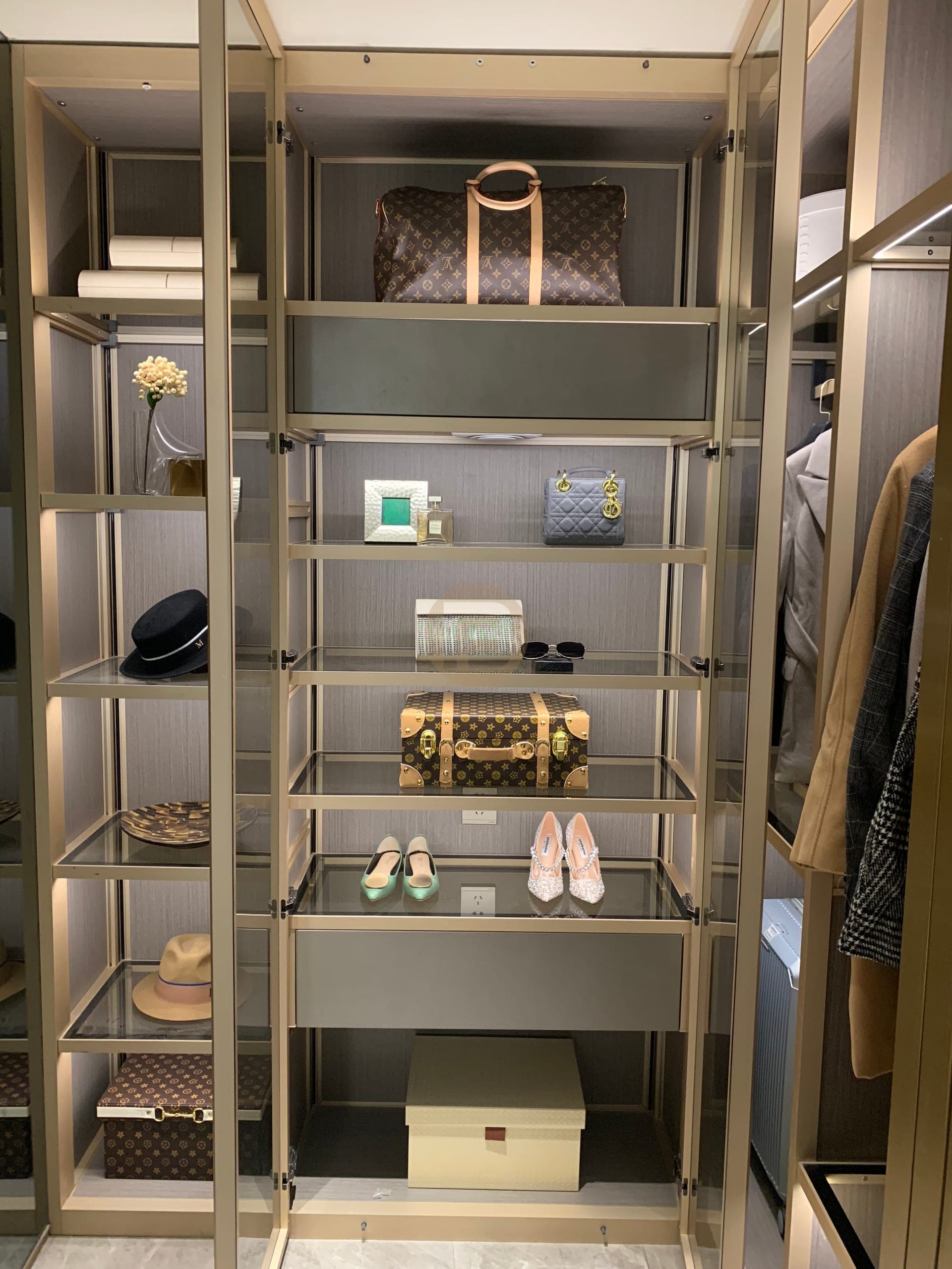 Open dressing cabinet with accessory shelves, hanging space and lower drawers